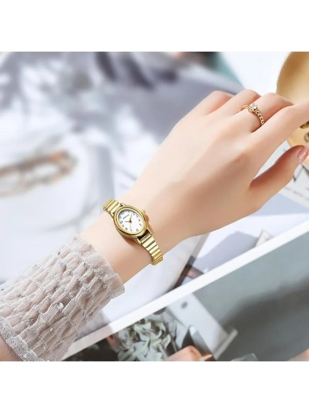 Chic Gold Women's Quartz Watch - Easy Read, Waterproof, Stainless Steel Band
